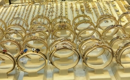Đầu tuần, giá vàng giảm