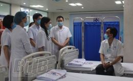 Những mũi tiêm phòng Covid-19 đầu tiên cho lực lượng tuyến đầu tham gia phòng chống dịch tại Thái Bình