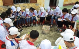 Hơn 400 học sinh tham gia chương trình đọc sách tại xe thư viện lưu động