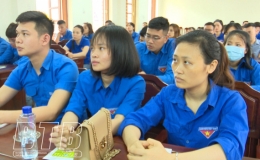 Huyện đoàn Đông Hưng: Tuyên truyền Luật Bầu cử đại biểu Quốc hội và đại biểu HĐND cho cử tri trẻ lần đầu tham gia bầu cử