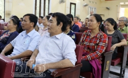 Vũ Thư: Tập huấn tiêm phòng bệnh viêm da nổi cục trên trâu bò cho cán bộ thú y, thú y viên