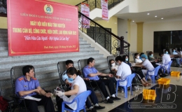 330 cán bộ, đoàn viên công đoàn, công nhân viên chức lao động tham gia hiến máu tình nguyện