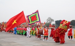 Lễ rước kiệu của các xã, phường vùng ven về Đền Hùng