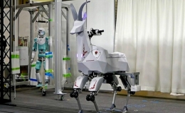 Robot điện điều khiển từ xa có thể chở 100 kg hàng hóa