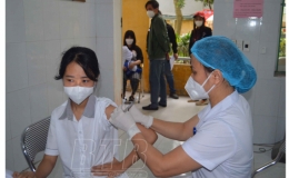 Tiêm vắc-xin - “lá chắn” phòng Covid-19 cho trẻ