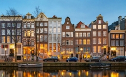 Amsterdam đánh thuế du khách qua đêm cao nhất châu Âu