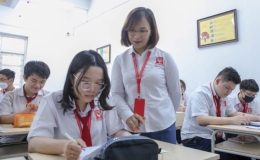 Địa phương đánh giá thực tế thể trạng học sinh để mua bàn ghế phù hợp