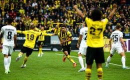 Dortmund chiếm đỉnh bảng Bundesliga