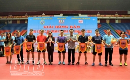 Gần 300 VĐV tranh tài tại giải bóng bàn các CLB tranh cúp Báo Thái Bình