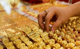 Giá vàng giảm mạnh, thủng mốc quan trọng