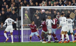 Liverpool áp sát top 4 Ngoại hạng Anh