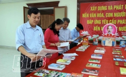 Quỳnh Phụ: Giao lưu thơ – trưng bày, giới thiệu sách, báo, ảnh
