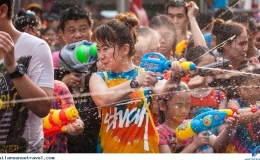 Bangkok sôi động trong lễ hội té nước Songkran