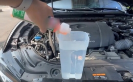 Cách thay nước rửa kính tại nhà