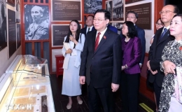 Chủ tịch Quốc hội Vương Đình Huệ thăm Khu di tích lịch sử Chủ tịch Hồ Chí Minh tại Côn Minh