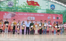 Hơn 1.000 học sinh tham gia chương trình tư vấn tuyển sinh năm 2024