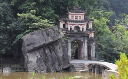 Khám phá 'Nam thiên đệ nhị động' hơn 500 năm tuổi ở Ninh Bình