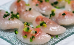Loại bánh có vỏ của Việt Nam có gì đặc biệt mà lot top được CNN công bố ngon nhất thế giới?