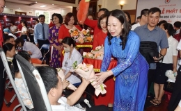 Quyền Chủ tịch nước Võ Thị Ánh Xuân dự lễ phát động Tháng Nhân đạo cấp quốc gia năm 2024 tại Điện Biên