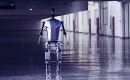 Robot hình người đa năng đầu tiên