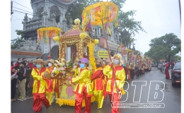 Tháng ba giỗ Mẫu Tiên La