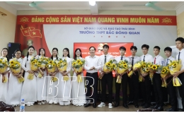 Đảng bộ Trường THPT Bắc Đông Quan: Kết nạp 15 đảng viên là học sinh lớp 12