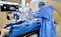 Robot dẫn đường bác sĩ sinh thiết ung thư