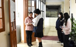 Tổ chức cho học sinh lớp 12 làm quen với cách thức thi mới