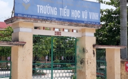 Vũ Thư: Học sinh lớp 1 bị cô giáo đánh bầm tím tay vì không đọc thông viết thạo