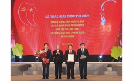 Trao giải cuộc thi viết về học tập và làm theo tư tưởng, đạo đức, phong cách Hồ Chí Minh