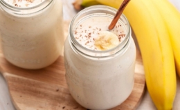 Cách làm smoothie chuối chưa đến 5 phút