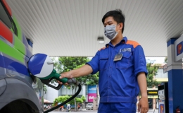 Giá xăng sắp tăng tiếp