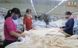Xí nghiệp May Đông Thắng: Vững bước trước khó khăn