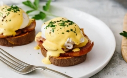 Ăn sáng kiểu Mỹ với món trứng benedict lừng danh