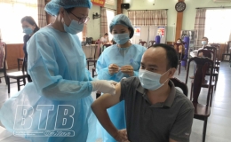 Bệnh viện Đa khoa thành phố tổ chức tiêm vắc xin phòng Covid-19 đợt 1