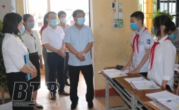 Đồng chí Phó Chủ tịch thường trực UBND tỉnh kiểm tra công tác phòng, chống dịch Covid-19 trên địa bàn thành phố Thái Bình