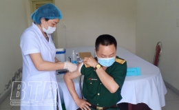 Đông Hưng tiêm vắc xin phòng Covid -19 đợt 1 cho 1.380 người