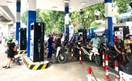 Giữ nguyên giá xăng, dầu