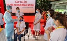 Test nhanh sàng lọc SARS-CoV-2 cho 242 công nhân Công ty Tân Đệ
