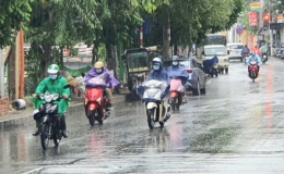 Tối 1/5, ba miền đều có mưa dông kèm thời tiết nguy hiểm