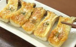 Cách làm nấm đùi gà nướng bơ tỏi