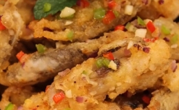 Cách làm ốc móng tay rang muối tiêu