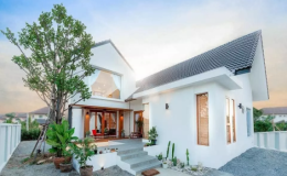 Nhà cấp 4 chữ L thiết kế đơn giản, phòng tắm ngập tràn ánh nắng