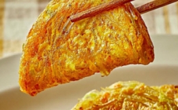 Phiên bản bánh trứng chiên ăn vặt lạ miệng