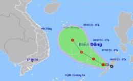 Áp thấp nhiệt đới vào Biển Đông, di chuyển chậm