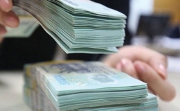 Lãi suất tiết kiệm tiếp đà giảm