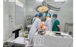 Bệnh viện Đa khoa Nam Tiền Hải: Phẫu thuật thay khớp háng thành công cho bệnh nhân 94 tuổi