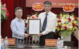 Chuyển giao, tiếp nhận tổ chức đảng và đảng viên Chi bộ Công ty Cổ phần Lương thực Sông Hồng