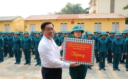 Đồng chí Nguyễn Trọng Nghĩa làm việc với tỉnh Điện Biên