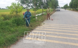 Quỳnh Phụ: Ra quân tổng vệ sinh môi trường, thu gom và xử lý rác thải